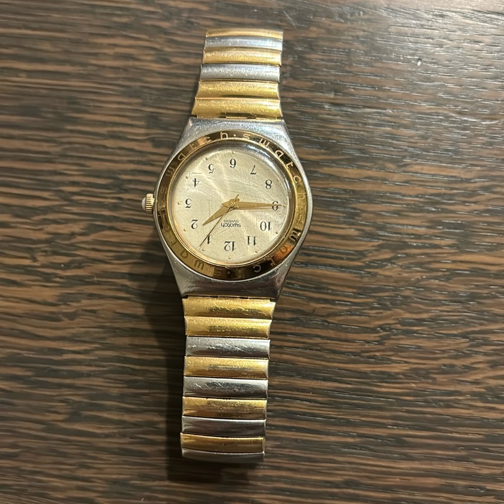 Swatch watch lightly worn good condition super cute!
